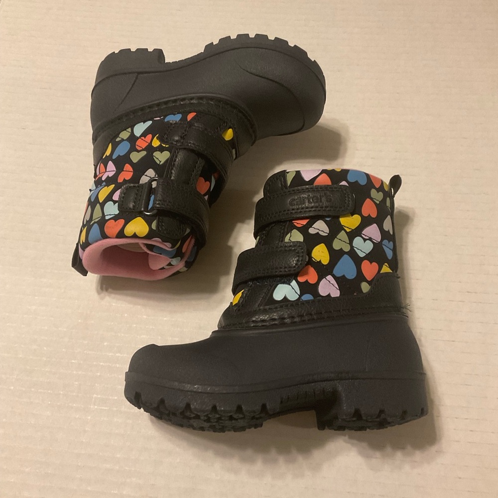 Carter’s Size 6 Black with Polka-Dot Hearts Water Proof Deltha